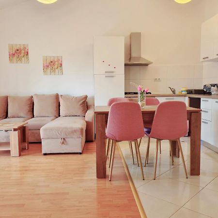 Apartment Nora Near The Beach Póla Kültér fotó