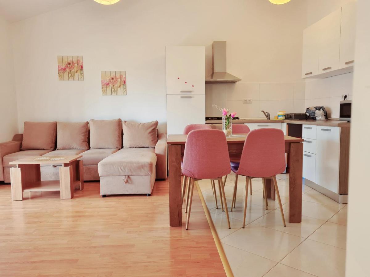 Apartment Nora Near The Beach Póla Kültér fotó